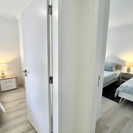 Oceanview - Sea Front By Hd *